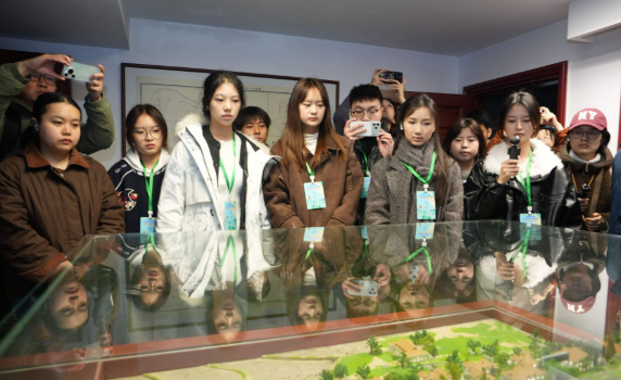 ��Խ89�꣬һ���ݽ�������������