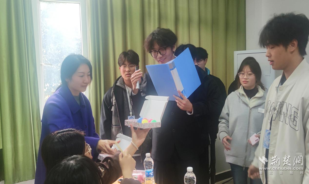 �ʻ�������Բ�� �ⳡ��˫�ڡ�����С��ϡ�